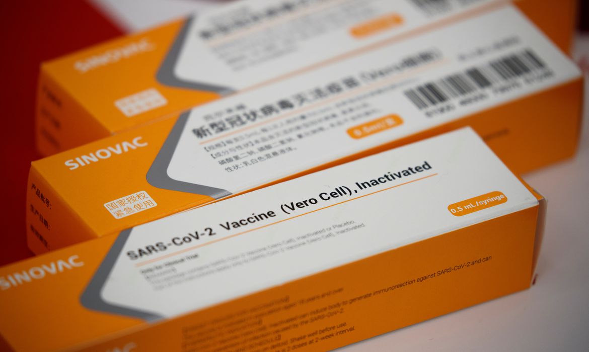 OMS: vacinas devem ser distribuídas de forma igualitária entre países